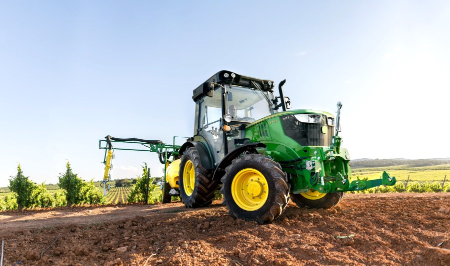 More Comfort & Power for Speciality Tractors